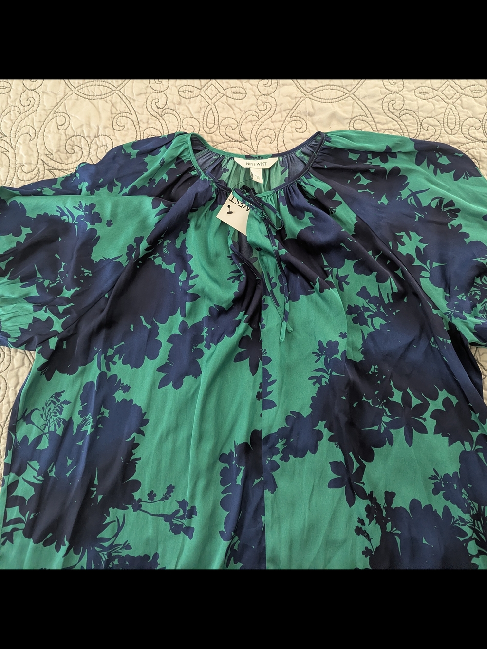 NWT Nine West Silky Floral Blouse - Picture 7 of 9